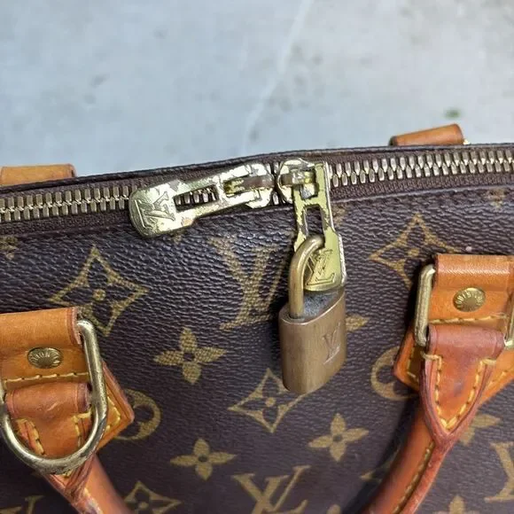 Louis Vuitton Alma bag - Picture 3 of 9